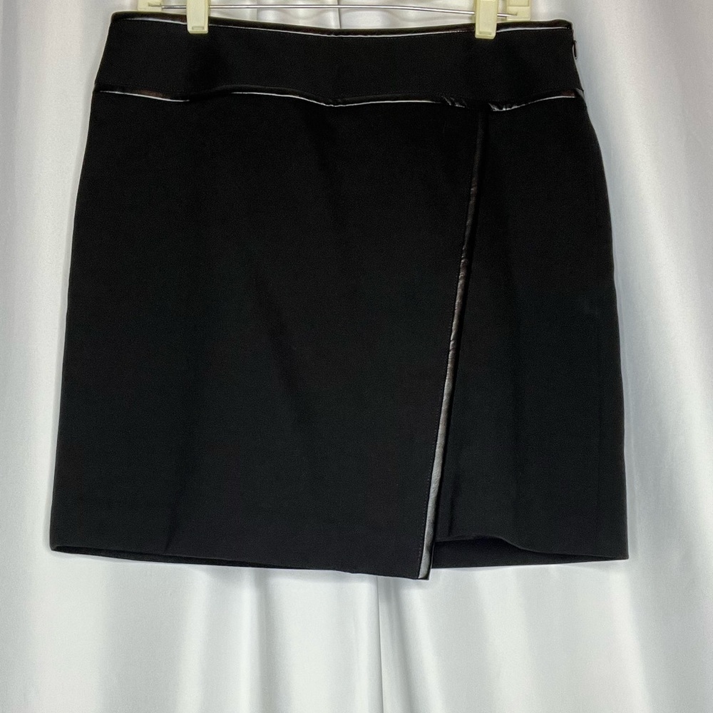 White Hose Black Market Short Rayon Blend Faux Leather Trim Skirt - Size: 8